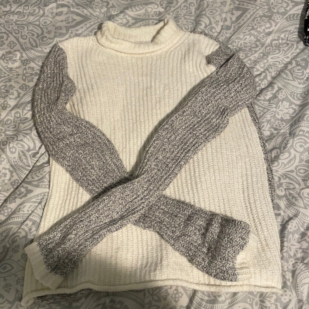 Kensi Sweatshirt